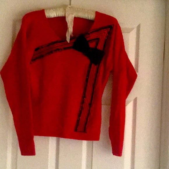Tops - ⬇️price drop⬇️Vintage Red angora with black sequence&satin bow
